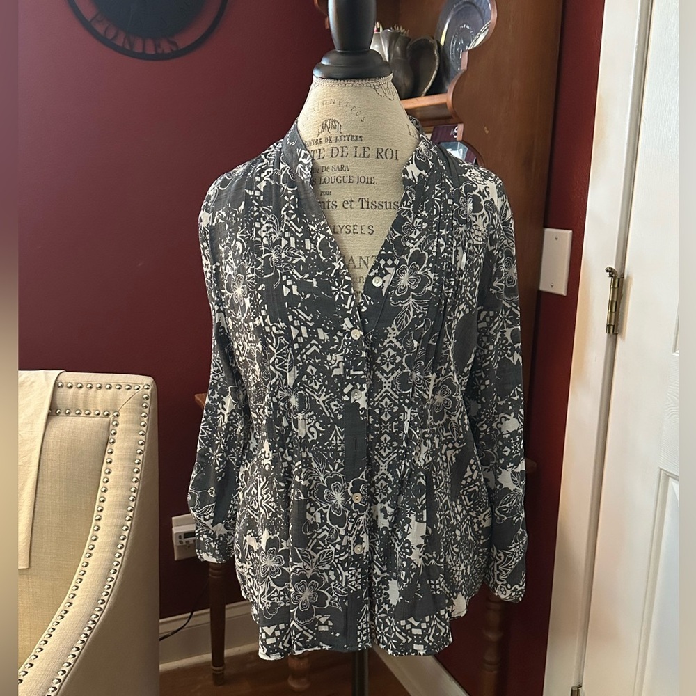 Ruby Rd. Monochrome Floral Tunic